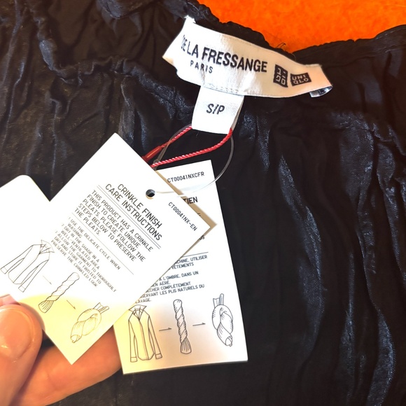 Uniqlo Ines de la Fressange black satin twist pleated short sleeve dress NWT - Picture 9 of 10